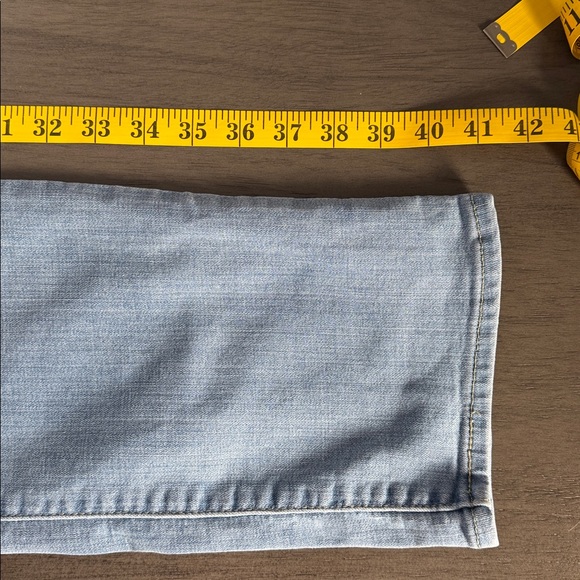 Levi’s Classic Straight Jeans Women’s Size 8 Light Wash - Picture 9 of 11